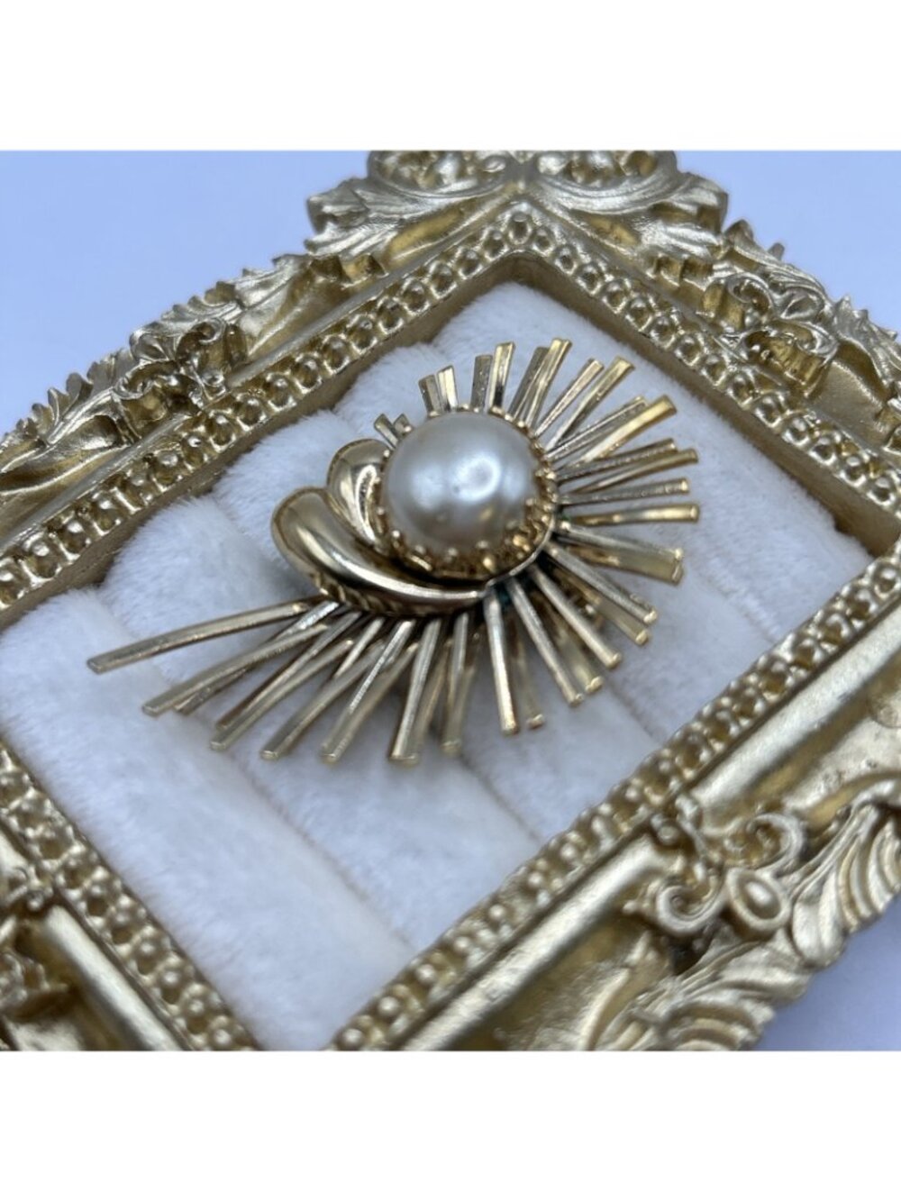 1950s Emmons Brooch Gold Tone Sunburst Faux Pearl Retro Sun Flower MCM Vintage - Picture 4 of 16